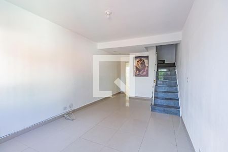 Sala 1 de casa para alugar com 3 quartos, 155m² em Capão Redondo, São Paulo