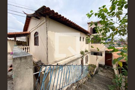Casa à venda com 5 quartos, 200m² em Eldorado, Contagem