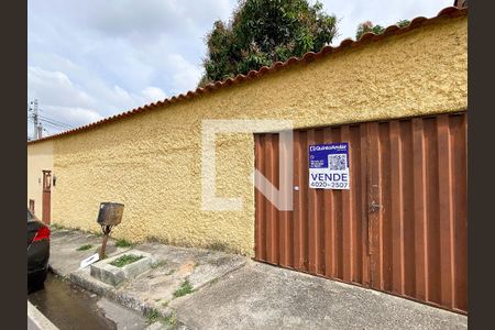 Casa à venda com 5 quartos, 200m² em Eldorado, Contagem