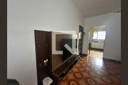 Sala de TV de casa à venda com 3 quartos, 323m² em Jardim Belval, Barueri