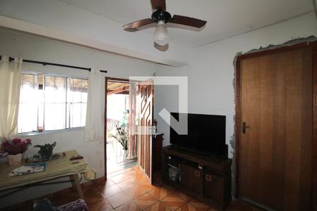 Sala de casa à venda com 4 quartos, 270m² em Vila Prado, São Paulo