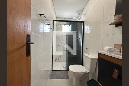 Banheiro  de apartamento para alugar com 1 quarto, 43m² em Morro das Pedras, Florianópolis