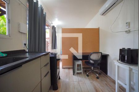 Kitnet de casa para alugar com 1 quarto, 55m² em Rio Tavares, Florianópolis