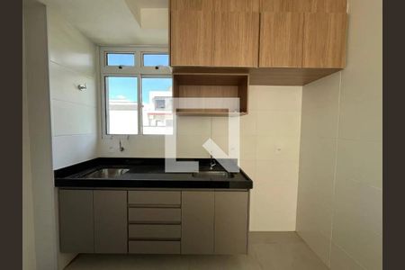 Cozinha de apartamento para alugar com 2 quartos, 56m² em Buritis, Belo Horizonte