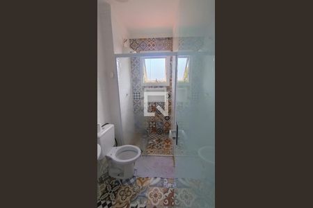 Banheiro  de casa de condomínio para alugar com 2 quartos, 60m² em Parque Villa Flores, Sumaré