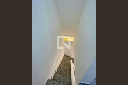 Escada de casa à venda com 5 quartos, 200m² em Jardim Imperial, São Paulo