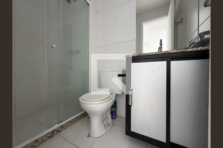 Banheiro  de kitnet/studio para alugar com 1 quarto, 38m² em Taquara, Rio de Janeiro