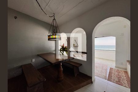 Sala de apartamento para alugar com 1 quarto, 27m² em Barra de Guaratiba, Rio de Janeiro