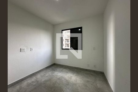 Quarto de apartamento para alugar com 2 quartos, 60m² em Jardim Maria Helena, Barueri