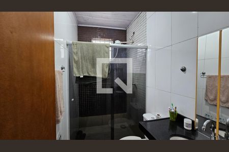 Banheiro de casa à venda com 2 quartos, 130m² em Padroeira, Osasco