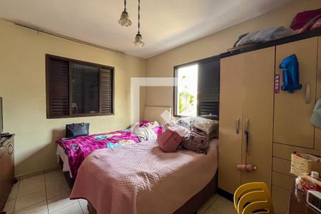 Suite de casa à venda com 4 quartos, 128m² em Vila Santo Estefano, São Paulo