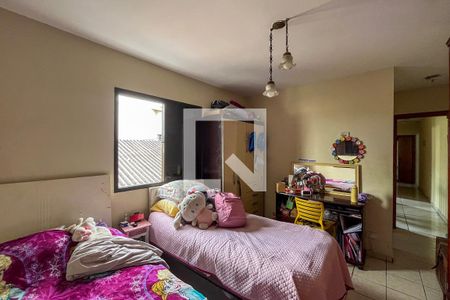 Suite de casa à venda com 4 quartos, 128m² em Vila Santo Estefano, São Paulo