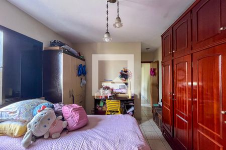 Suite de casa à venda com 4 quartos, 128m² em Vila Santo Estefano, São Paulo
