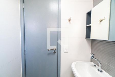 Banheiro de apartamento para alugar com 1 quarto, 40m² em Vila Clementino, São Paulo