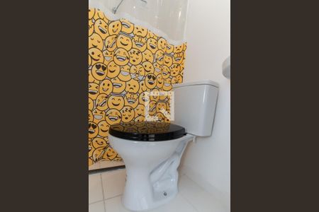 Banheiro de kitnet/studio à venda com 1 quarto, 17m² em Vila Nilo, São Paulo