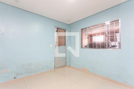 Sala de casa para alugar com 2 quartos, 70m² em Jardim Bartira, São Paulo