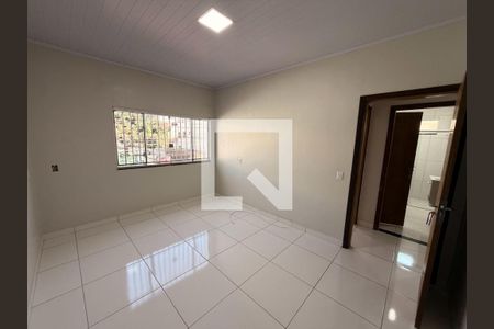 Quarto 01 de casa para alugar com 2 quartos, 60m² em Conjunto 4, Brasília