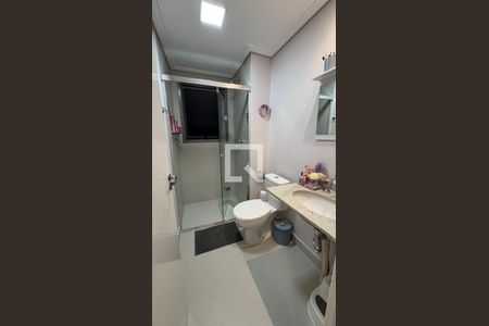 Banheiro de apartamento à venda com 3 quartos, 121m² em Jardim Teresa, São Paulo
