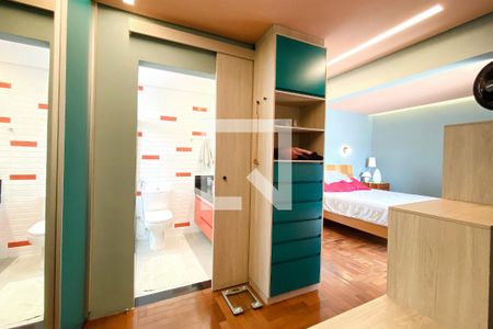 Closet da Suite 1 de apartamento à venda com 2 quartos, 132m² em Santo Antônio, Belo Horizonte