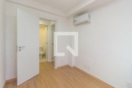 Quarto 1 de apartamento para alugar com 2 quartos, 58m² em Azenha, Porto Alegre