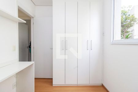 Quarto 1 de apartamento para alugar com 2 quartos, 42m² em Parque Maria Helena, São Paulo