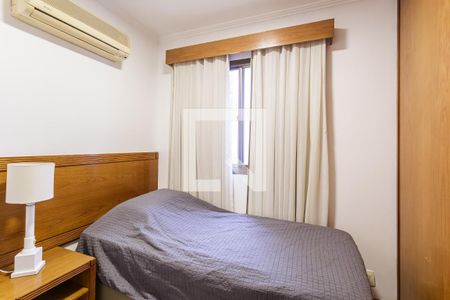 Quarto 1 de apartamento para alugar com 2 quartos, 55m² em Vila Olímpia, São Paulo