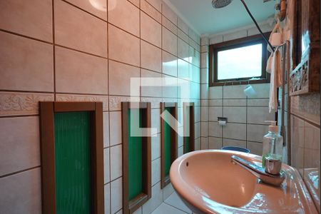 Banheiro de casa à venda com 4 quartos, 387m² em Teresópolis, Porto Alegre