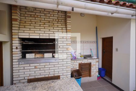 Churrasqueira  de casa à venda com 4 quartos, 387m² em Teresópolis, Porto Alegre