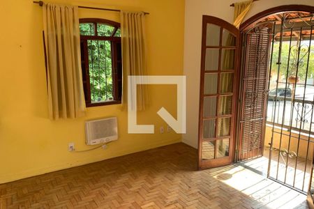 Quarto 1 de casa para alugar com 2 quartos, 121m² em Embaré, Santos