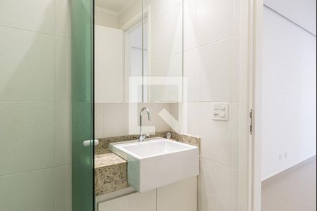 Banheiro de kitnet/studio para alugar com 1 quarto, 28m² em Bela Vista, São Paulo