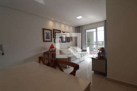 Sala de apartamento à venda com 3 quartos, 77m² em Vila Scarpelli, Santo André
