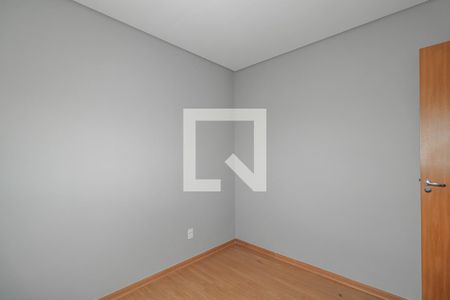 Quarto 2 de apartamento para alugar com 2 quartos, 42m² em Rubem Berta, Porto Alegre