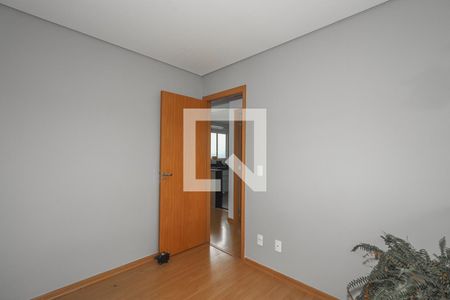 Quarto 2 de apartamento para alugar com 2 quartos, 42m² em Rubem Berta, Porto Alegre