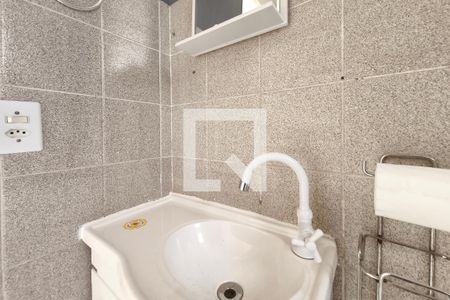Banheiro de apartamento para alugar com 1 quarto, 57m² em Parque Residencial Vila União, Campinas