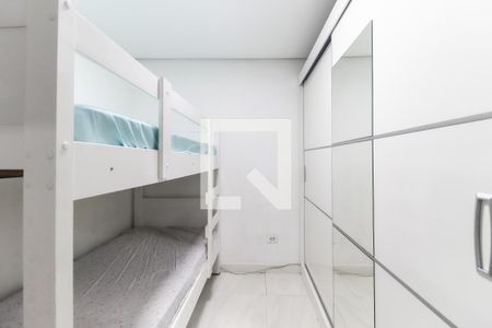 Quarto 1 de casa para alugar com 2 quartos, 75m² em Jardim das Camelias, São Paulo