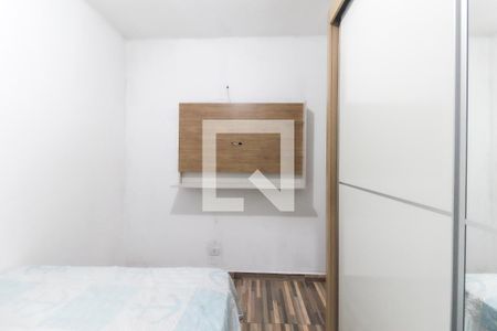 Quarto 2 de casa para alugar com 2 quartos, 75m² em Jardim das Camelias, São Paulo