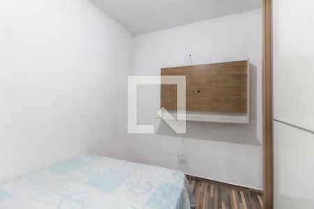 Quarto 2 de casa para alugar com 2 quartos, 75m² em Jardim das Camelias, São Paulo