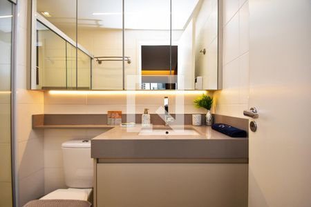 banheiro de apartamento para alugar com 1 quarto, 28m² em Pinheiros, São Paulo