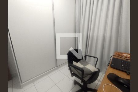 Quarto de apartamento à venda com 3 quartos, 75m² em Caiçara-Adelaide, Belo Horizonte