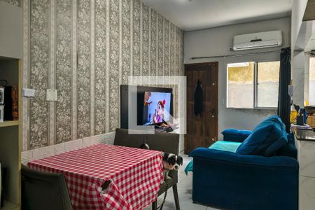 Sala de casa de condomínio para alugar com 2 quartos, 60m² em Jardim Melvi, Praia Grande