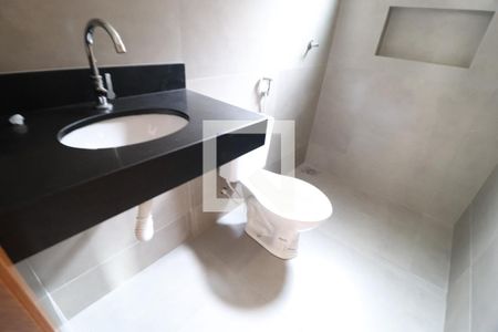 Banheiro Social de apartamento para alugar com 2 quartos, 63m² em Daniel Fonseca, Uberlândia
