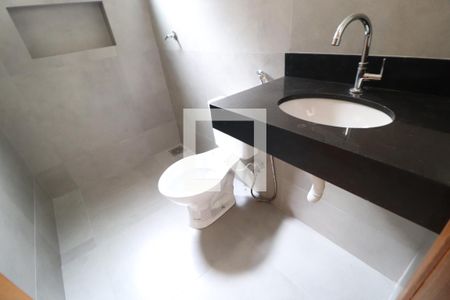 Banheiro Social de apartamento para alugar com 2 quartos, 63m² em Daniel Fonseca, Uberlândia