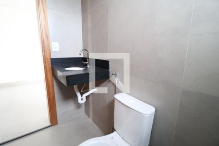 Banheiro Social de apartamento para alugar com 2 quartos, 63m² em Daniel Fonseca, Uberlândia
