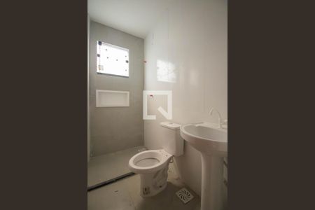 Banheiro de casa para alugar com 1 quarto, 35m² em Porto Novo, São Gonçalo