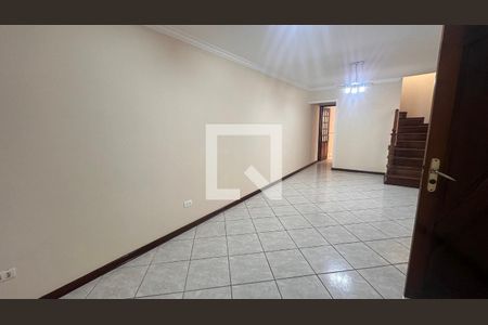 Casa para alugar com 3 quartos, 124m² em Jardim Monte Azul, São Paulo