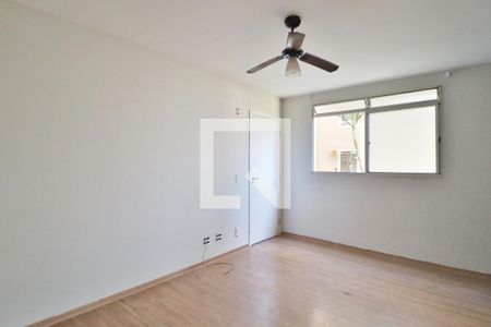 Sala de apartamento para alugar com 2 quartos, 46m² em Jardim Holanda, Uberlândia