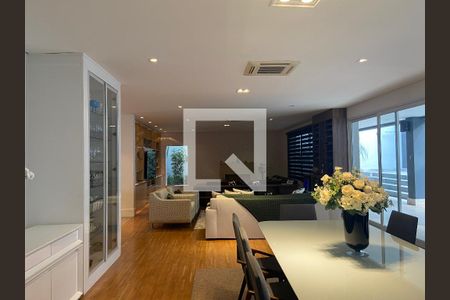 Sala de casa à venda com 4 quartos, 600m² em Umuarama, Osasco