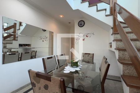 Casa à venda com 3 quartos, 250m² em Continental I, Guarulhos