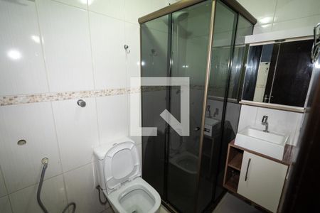 Banheiro de apartamento para alugar com 1 quarto, 46m² em Vila Ipiranga, Porto Alegre