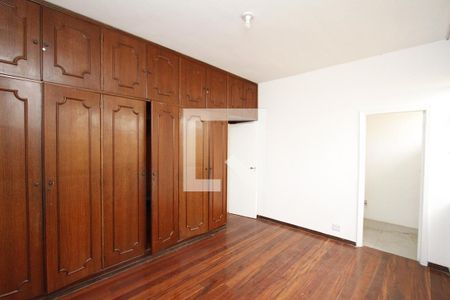 Quarto 1 - Suíte de casa para alugar com 4 quartos, 250m² em Coração Eucarístico, Belo Horizonte
